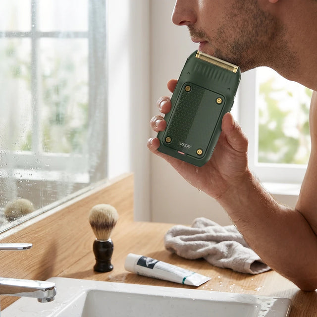 VGR V-353 Rechargeable Electric Shaver - Portable Beard Trimmer
